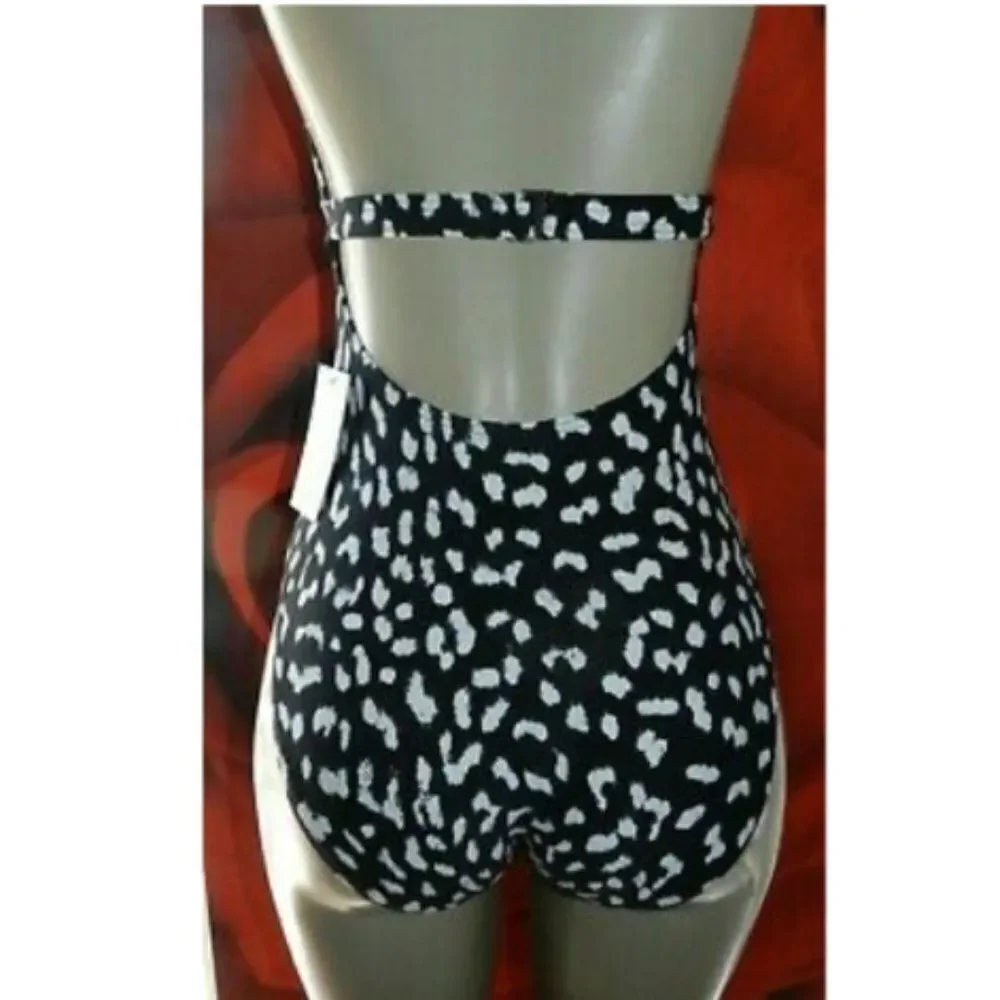Michael Kors Sz 8 Black & White Deep One Piece